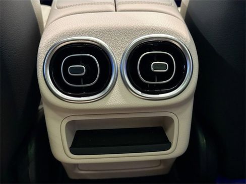 Certified 2026 Mercedes-Benz GLC 300 4MATIC image 26