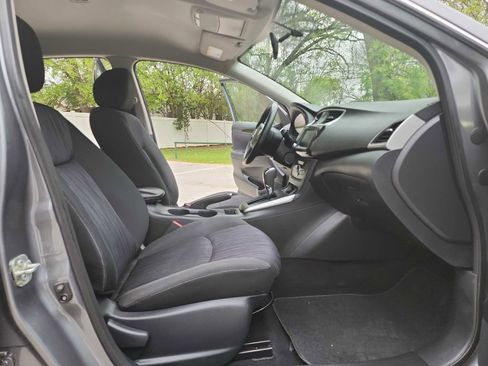 Used 2019 Nissan Sentra SV w/ Exterior Package image 33