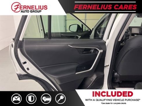 Used 2022 Toyota RAV4 LE image 14