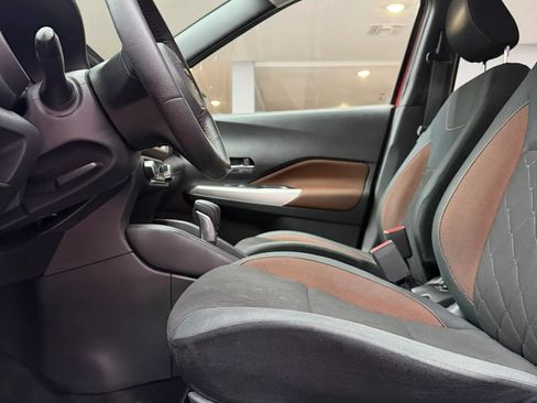 Used 2019 Nissan Kicks SR w/ Exterior Electronics Package FWD image 11