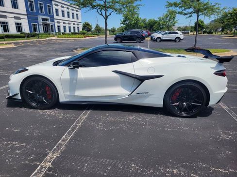 Used 2024 Chevrolet Corvette Z06 w/ Z07 Performance Package RWD image 15