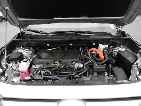 Used 2025 Toyota RAV4 LE AWD/4WD image 7