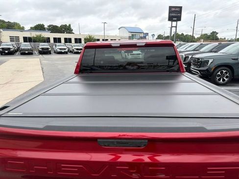 Used 2024 Chevrolet Silverado 1500 LT w/ Z71 Off-Road Package AWD/4WD image 9