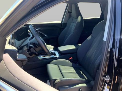 Used 2025 Audi Q5 Premium Plus w/ Premium Plus AWD/4WD image 17