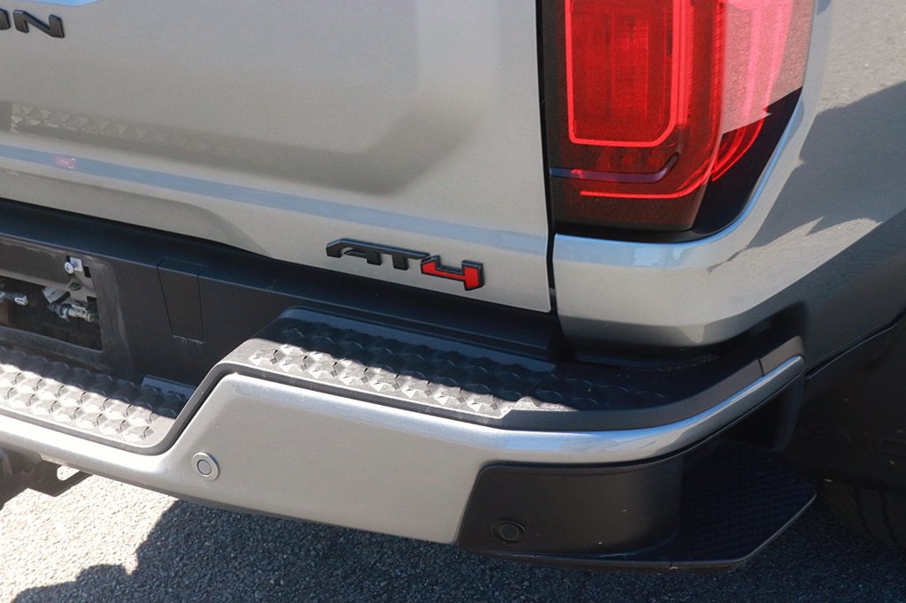 Used 2023 GMC Canyon AT4 w/ AT4 Premium Package AWD/4WD image 8