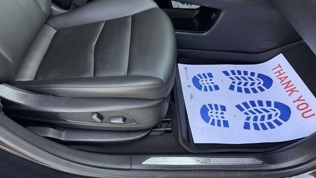 Certified 2024 Cadillac XT5 Luxury w/ LPO, Floor Liner Package AWD/4WD image 49