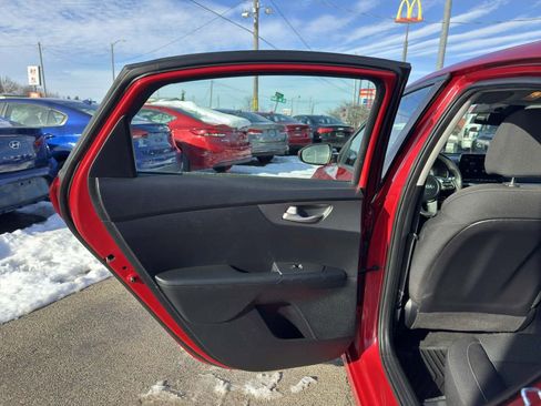 Used 2019 Kia Forte LXS image 18