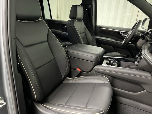 New 2025 Chevrolet Suburban Premier image 63