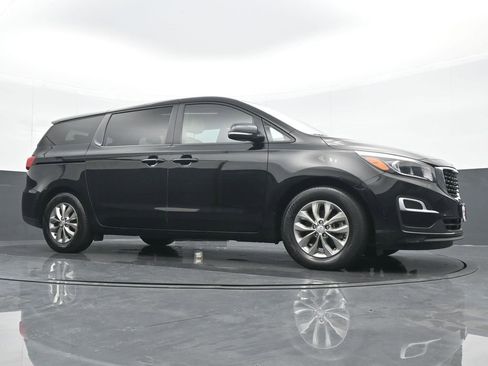 Used 2020 Kia Sedona LX image 23