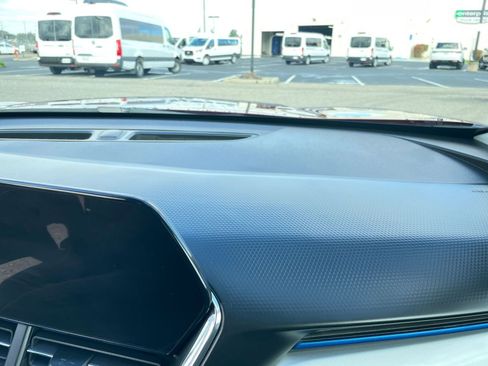 Used 2025 Chevrolet Trax LT w/ LT Convenience Package image 35