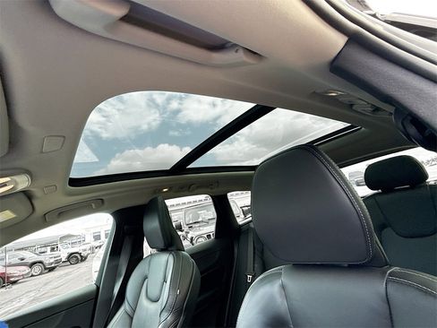 Used 2023 Volvo XC60 B6 Ultimate image 24