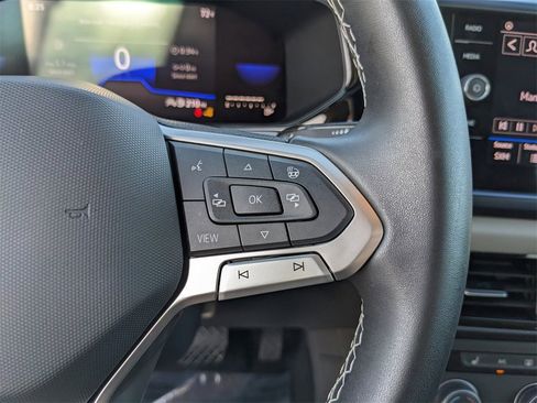 Certified 2022 Volkswagen Taos SE w/ Driver Assistance Package image 29