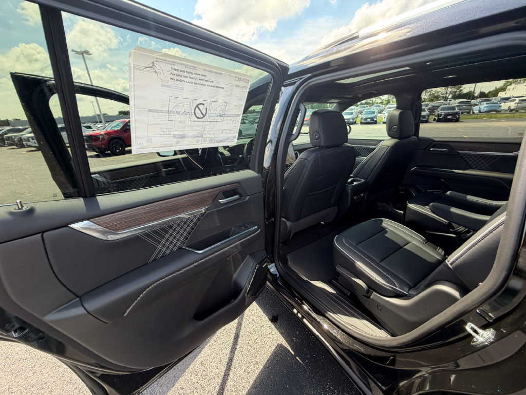 New 2026 GMC Acadia Denali w/ Super Cruise Package AWD/4WD image 31