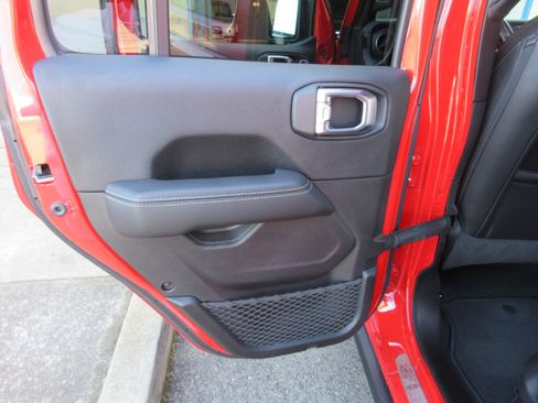 Used 2021 Jeep Wrangler Unlimited Sahara w/ Cold Weather Group image 33