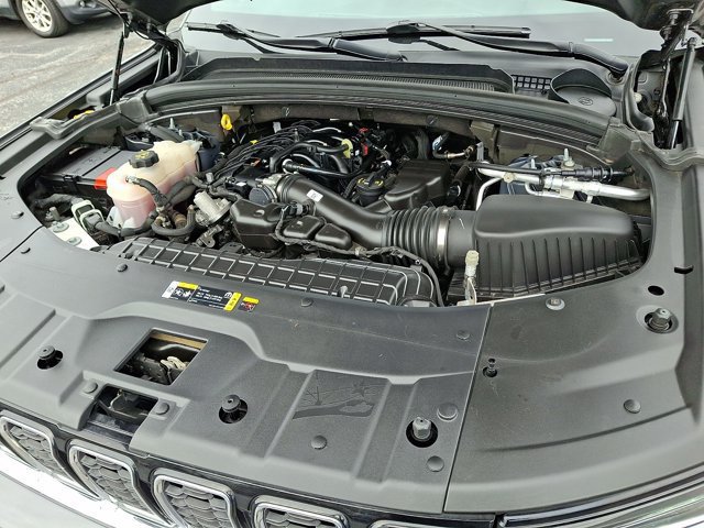 Certified 2024 Jeep Grand Cherokee Limited AWD/4WD image 33