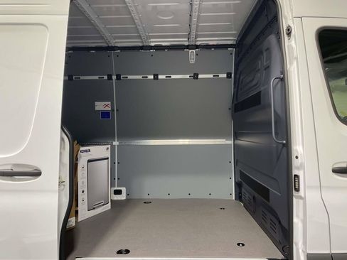 Used 2025 Mercedes-Benz Sprinter 2500 image 12