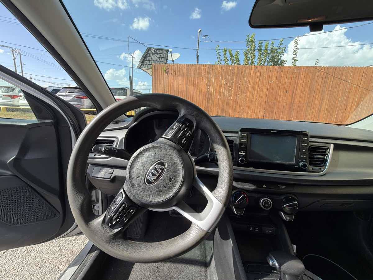 Used 2019 Kia Rio S FWD image 5