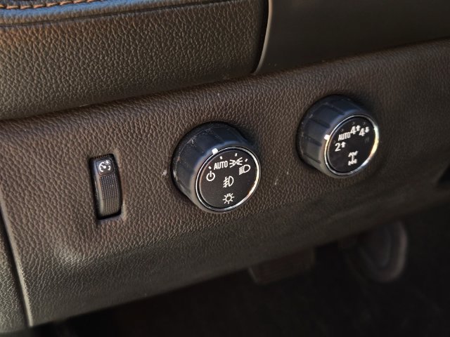 Used 2021 GMC Canyon AT4 w/ Driver Alert Package AWD/4WD image 18