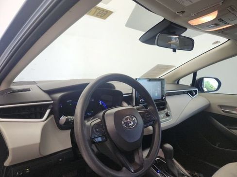 Used 2021 Toyota Corolla LE FWD image 14