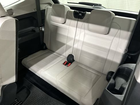 Used 2021 Volkswagen Tiguan SE w/ Panoramic Sunroof Package AWD/4WD image 21