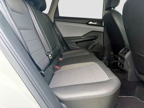 Used 2023 Volkswagen Taos SE w/ Panoramic Sunroof Package image 28