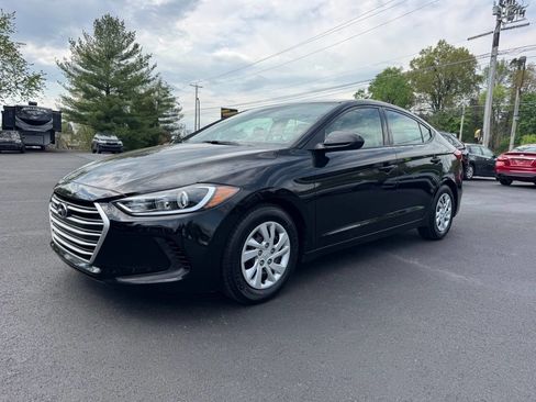 Used 2018 Hyundai Elantra SE w/ Cargo Package FWD image 2