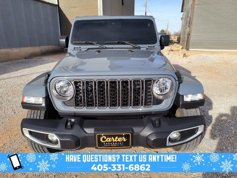 Used 2024 Jeep Gladiator Sport image 3