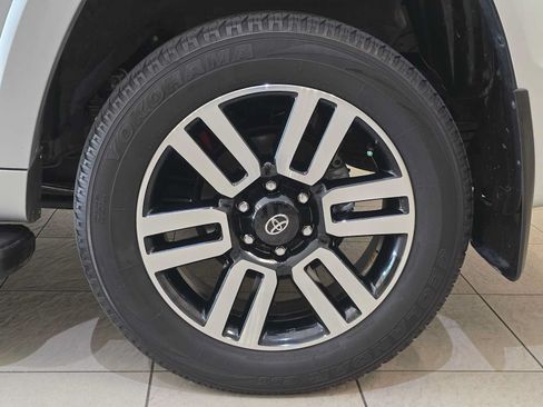Used 2022 Toyota 4Runner Limited AWD/4WD image 8
