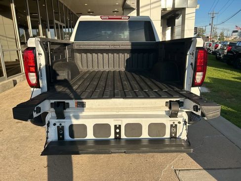 Used 2022 GMC Sierra 1500 Elevation image 12