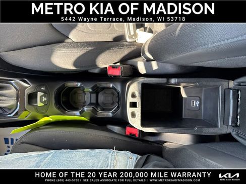 Used 2017 Jeep Renegade Altitude AWD/4WD image 24