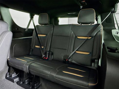 Used 2023 GMC Yukon XL AT4 image 14