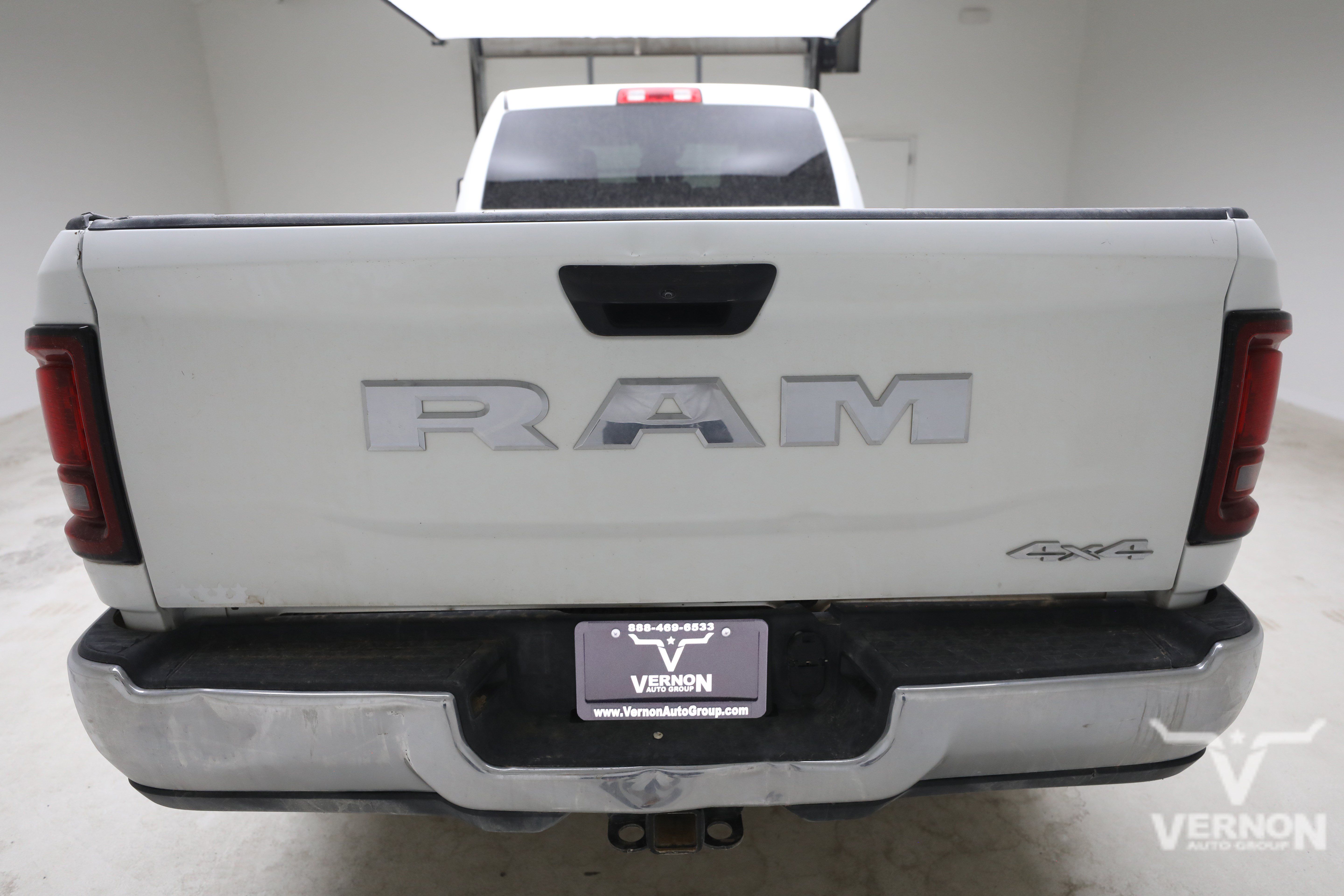 Used 2025 RAM 2500 Tradesman w/ Chrome Appearance Group AWD/4WD image 4