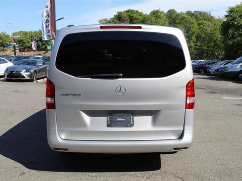 Used 2016 Mercedes-Benz Metris Passenger image 4