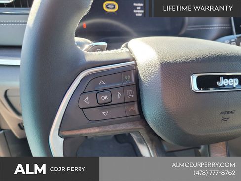 New 2026 Jeep Grand Cherokee Altitude AWD/4WD image 23