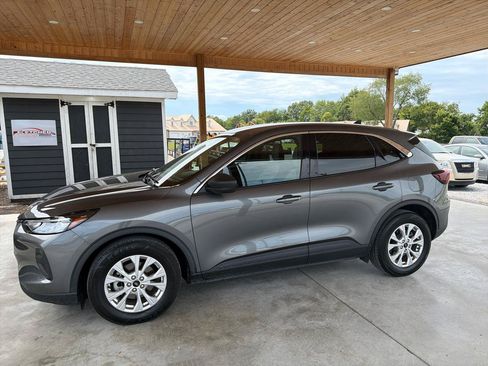 Used 2023 Ford Escape Active FWD image 2