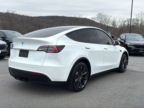 Used 2021 Tesla Model Y Long Range image 4