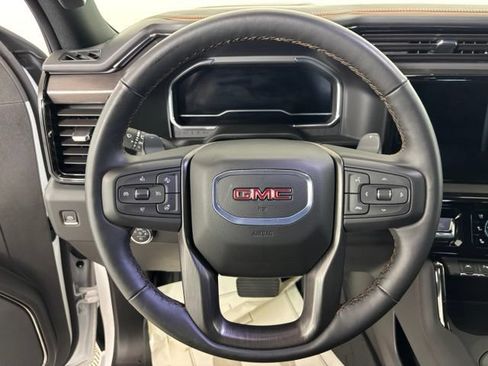 Used 2024 GMC Sierra 1500 AT4 w/ AT4 Premium Package AWD/4WD image 12