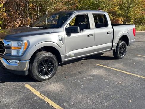 Used 2022 Ford F150 XLT w/ Bed Utility Package image 4