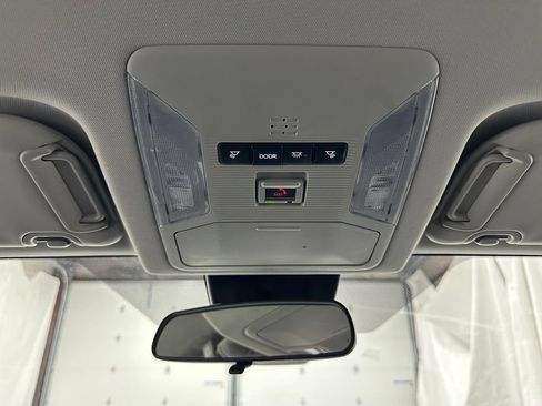 Used 2025 Toyota RAV4 XLE FWD image 39