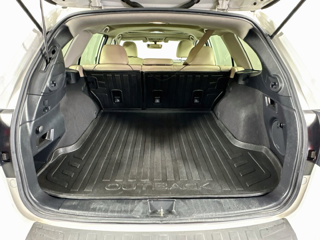 Used 2018 Subaru Outback 2.5i Limited AWD/4WD image 32
