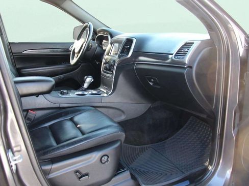 Used 2018 Jeep Grand Cherokee Limited image 30