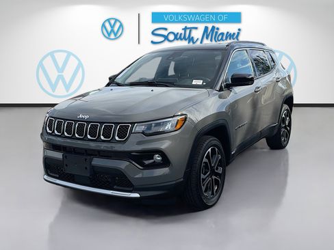 Used 2024 Jeep Compass Limited image 3