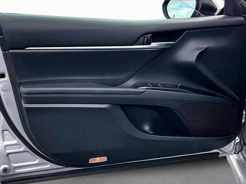 Used 2019 Toyota Camry SE image 16