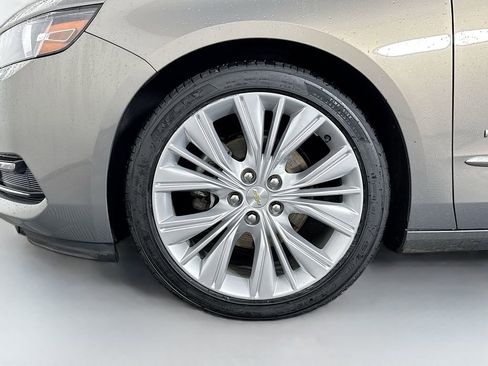 Used 2019 Chevrolet Impala Premier w/ Premier Confidence Package image 32