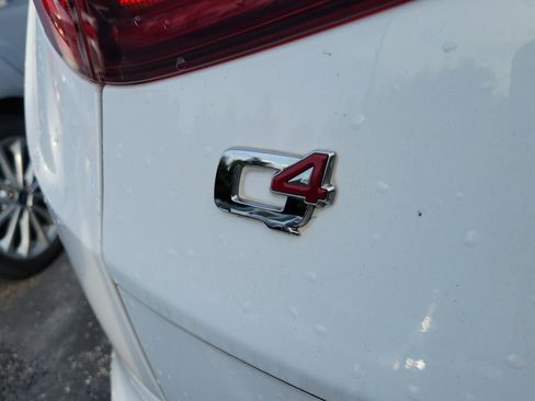 Used 2018 Alfa Romeo Stelvio AWD image 9