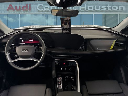 Certified 2025 Audi Q5 Prestige image 17