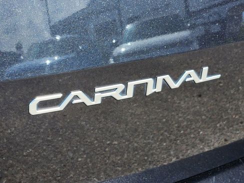 Certified 2023 Kia Carnival LX image 16