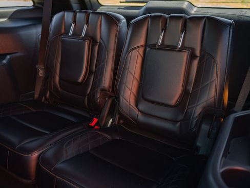 Used 2019 Ford Explorer Platinum AWD/4WD image 25