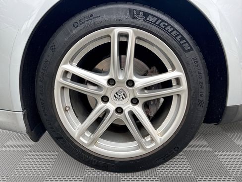 Used 2016 Porsche Panamera 4 AWD/4WD image 29