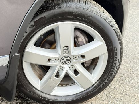 Used 2012 Volkswagen Touareg VR6 image 90